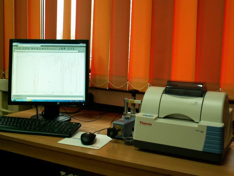 Spektrofotometr Spektrometr FT-IR Nicolet iS5